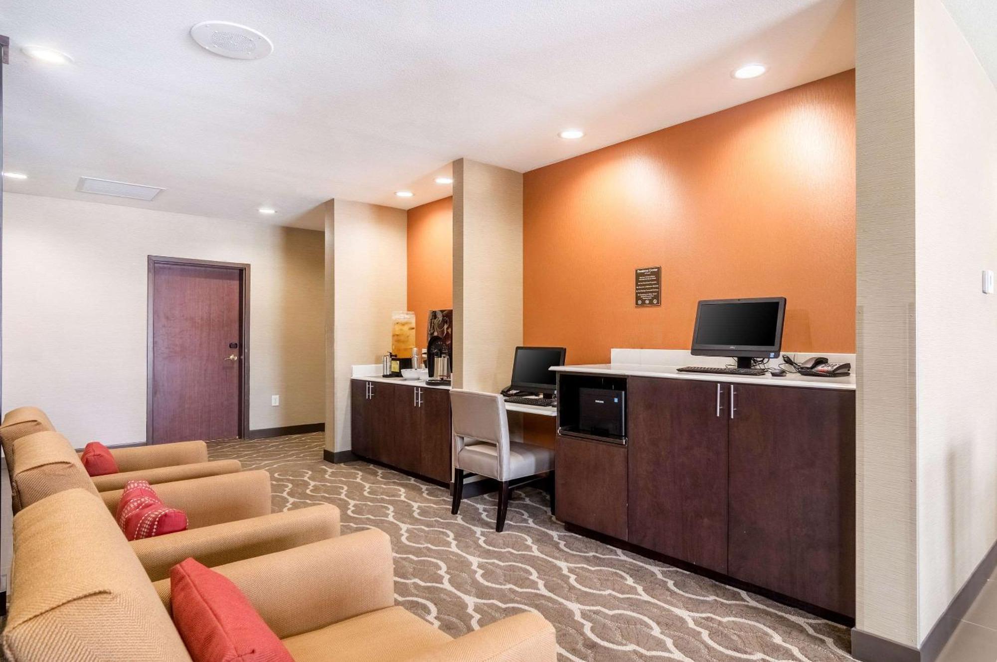 Comfort Suites Meridian And I-40 Oklahoma City Bagian luar foto